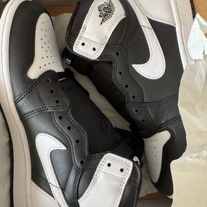 Nike Black and White Men's Shoes